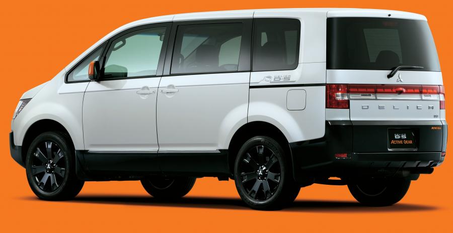  Mitsubishi Delica D:5 Active Gear 2017 года  (фото 2 из 2)